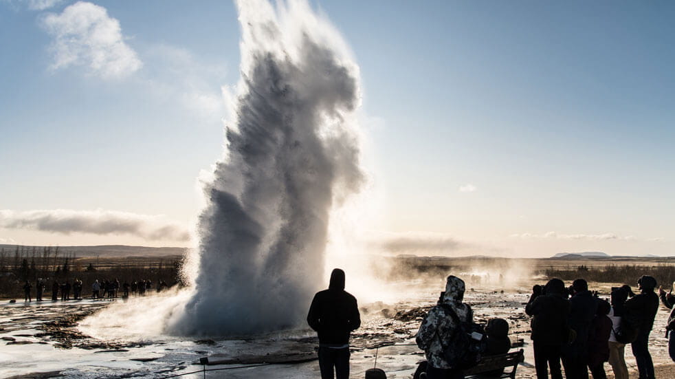 Epic-Iceland-geyser
